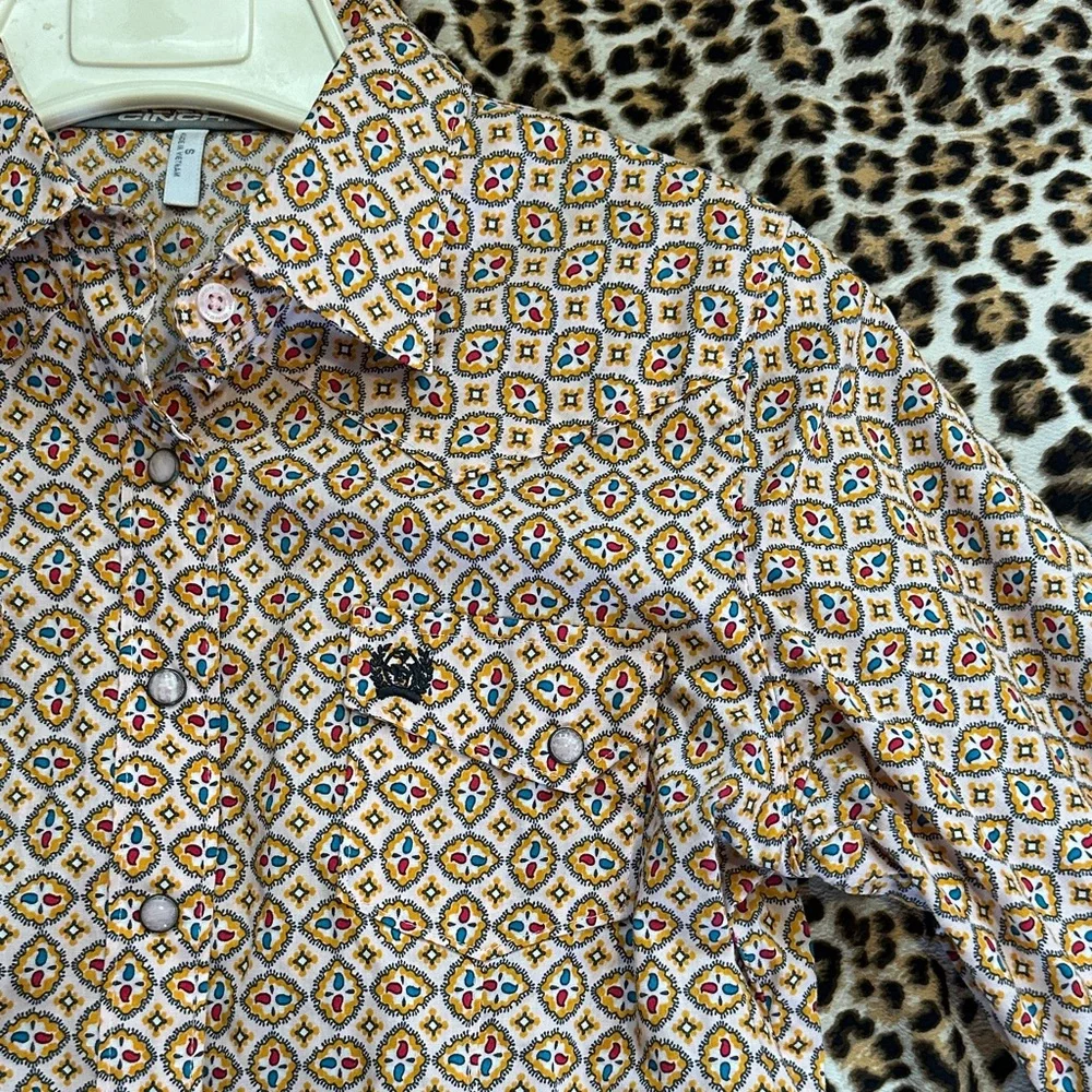 Cinch Women's Geometric Button Down Shirt - soft pink salmon with red and blue - Picture 3 of 6